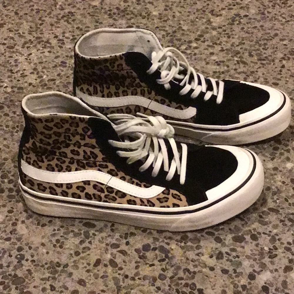 Vans Sk8-Hi Animal Print Sneaker Size 6.5 Men / 8.0 Wom…